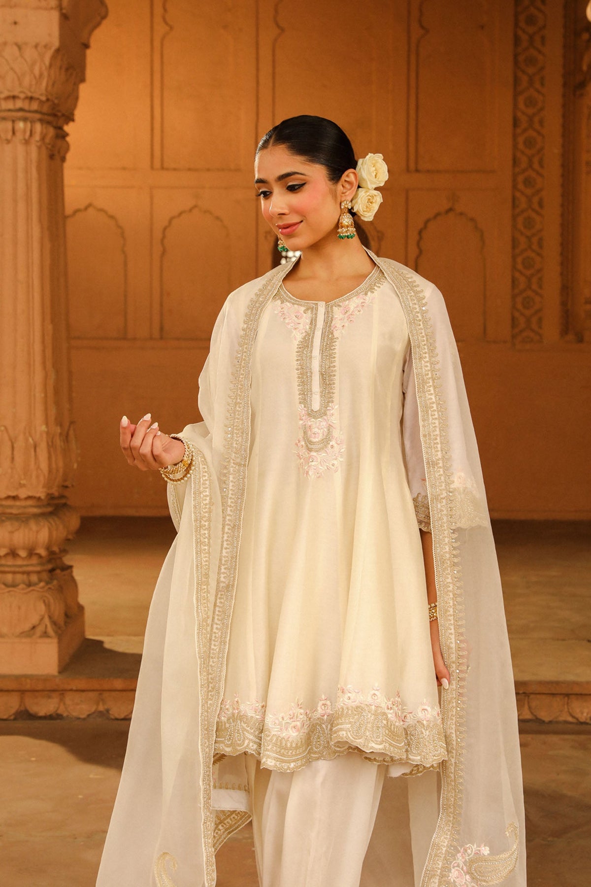 Sara Ali Khan V Neck Faria Daisy Ivory