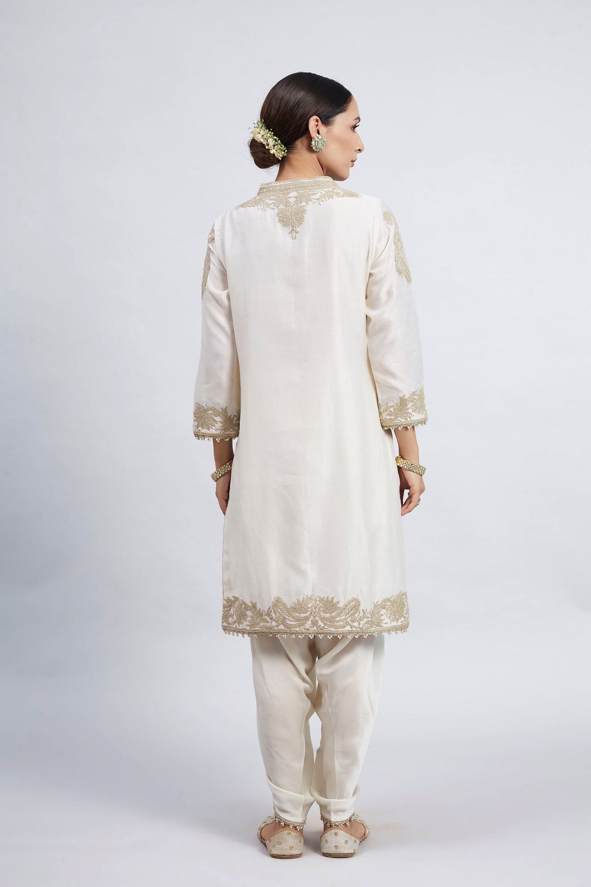 Aabish- Daisy Ivory Pearl Embroidered Kurta Set