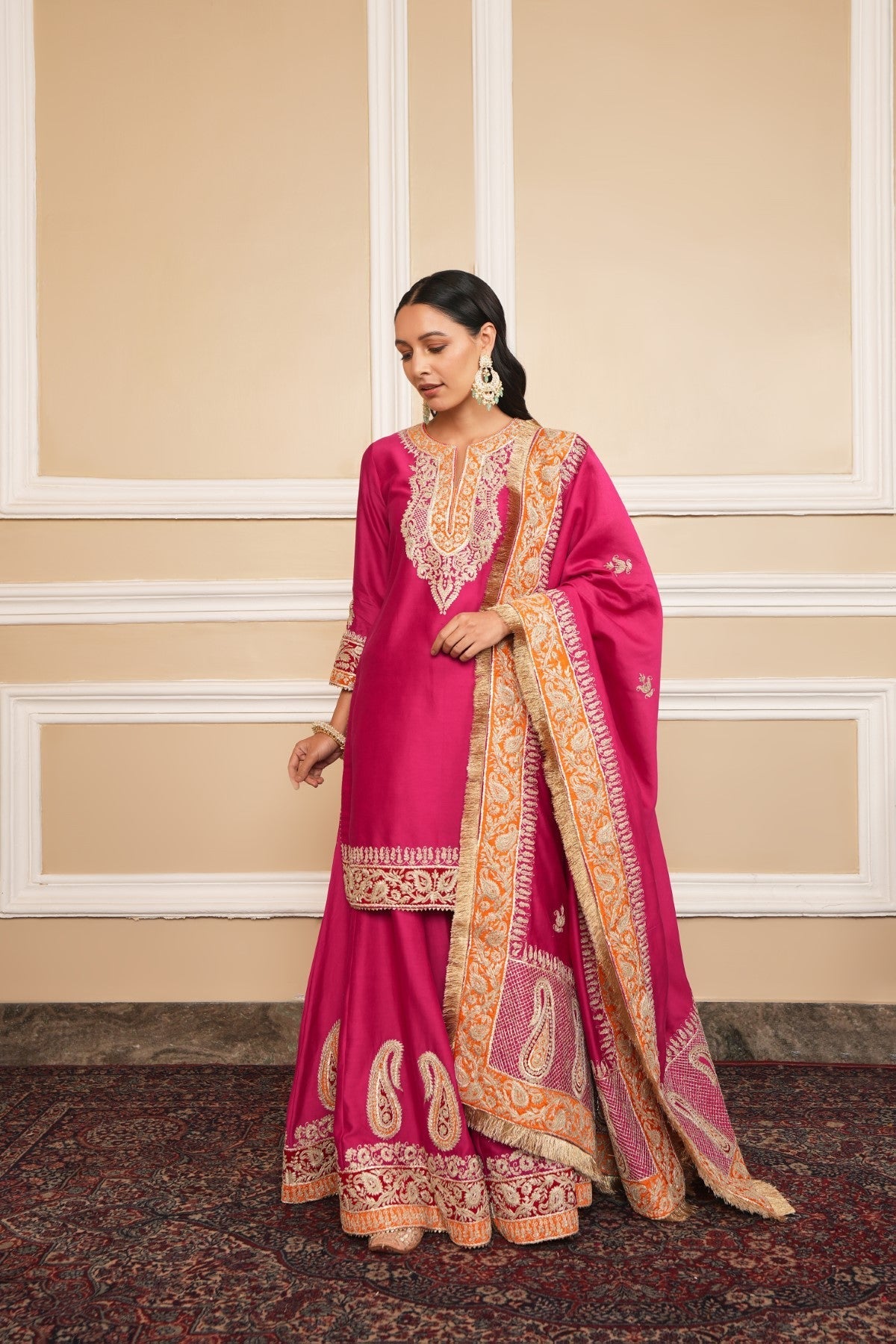 AMIRA - HOTPINK SHORT KURTA WITH SHARARA AND ODHNI (LXRTS)