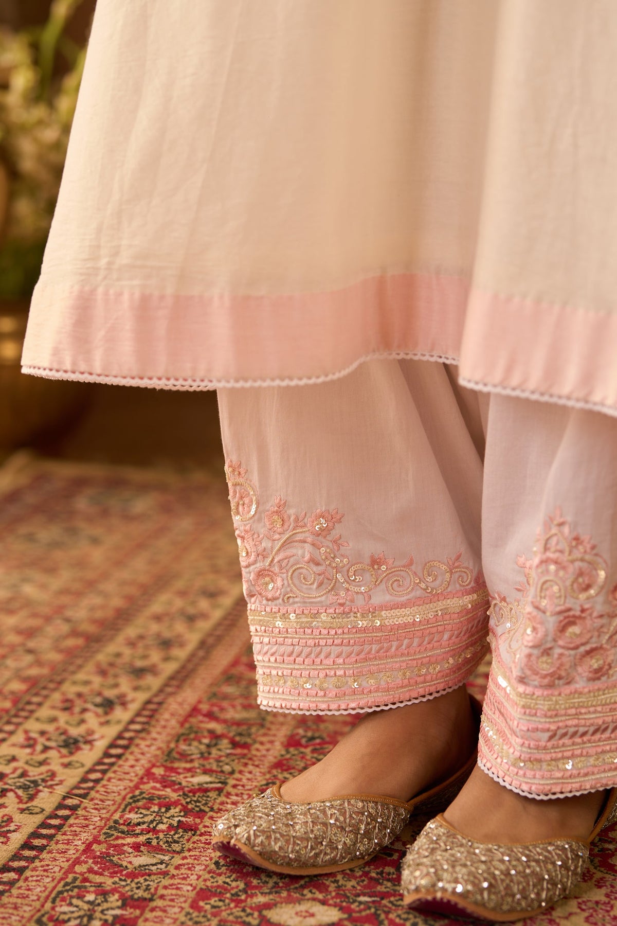 Sarggun mehta In SAHABAT - DAISY IVORY WITH PINK KAAFTAN WITH SALWAR