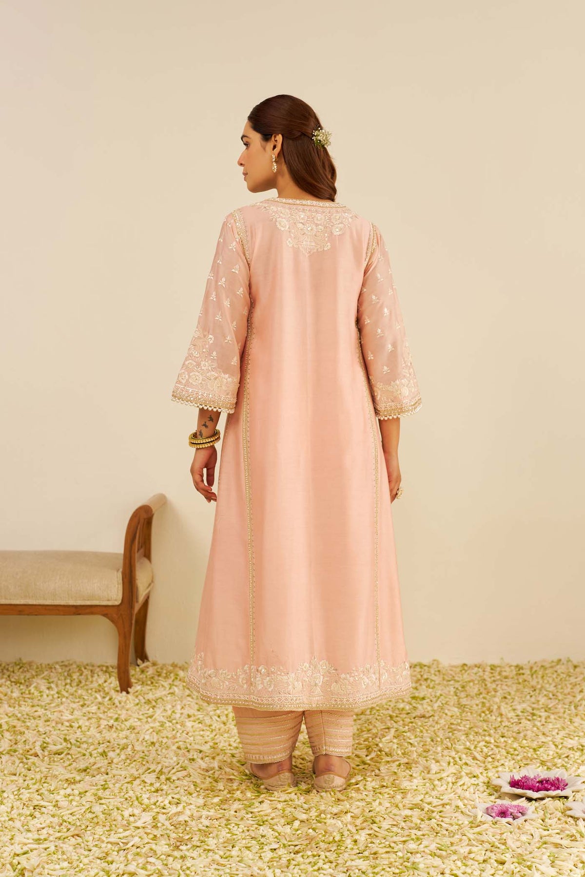 MAAROOFA - Off Rose LONG CHAUGA WITH SALWAR (LXRTS)