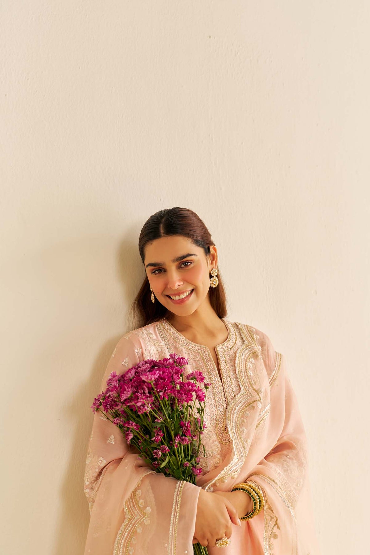 MAAROOFA - Off Rose LONG CHAUGA WITH SALWAR (LXRTS)