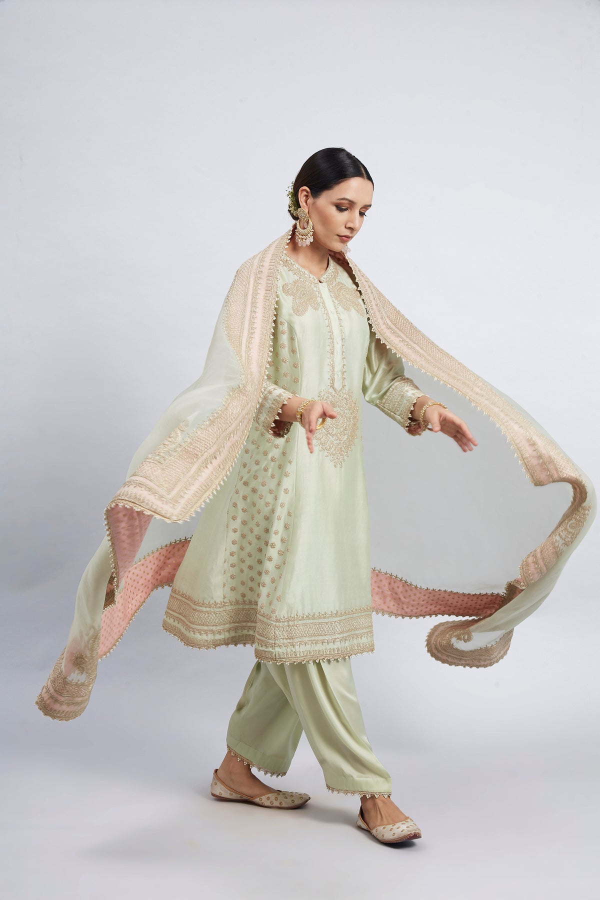 Naazira- Mint Green Tilla Embroidered Kurta Set