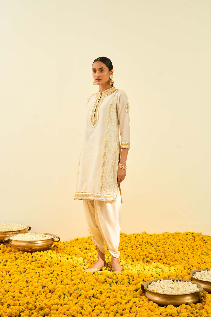 Aliza Daisy Ivory kurta with dhoti