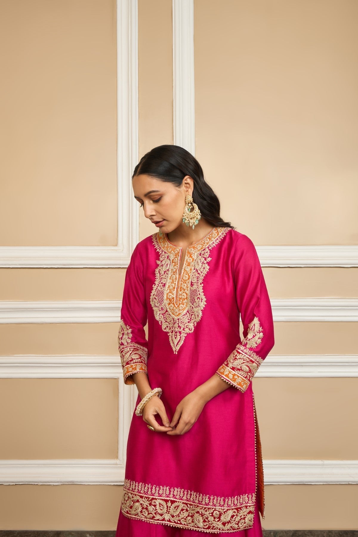 AMIRA - HOTPINK SHORT KURTA WITH SHARARA AND ODHNI (LXRTS)