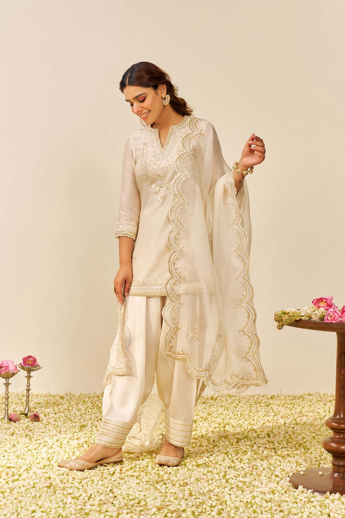 Nikita Chawla in Sara- Daisy Ivory Short Kurta With  Salwar