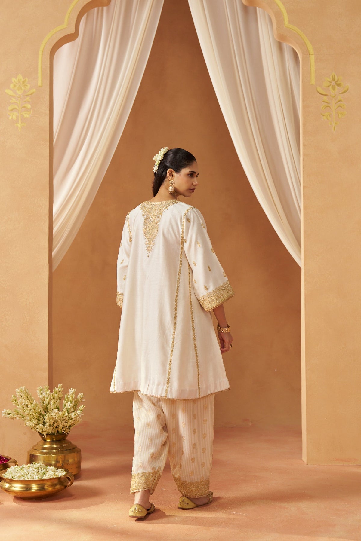 Maahgul Daisy Ivory Kalidaar Chauga with Salwar (LXRTS)