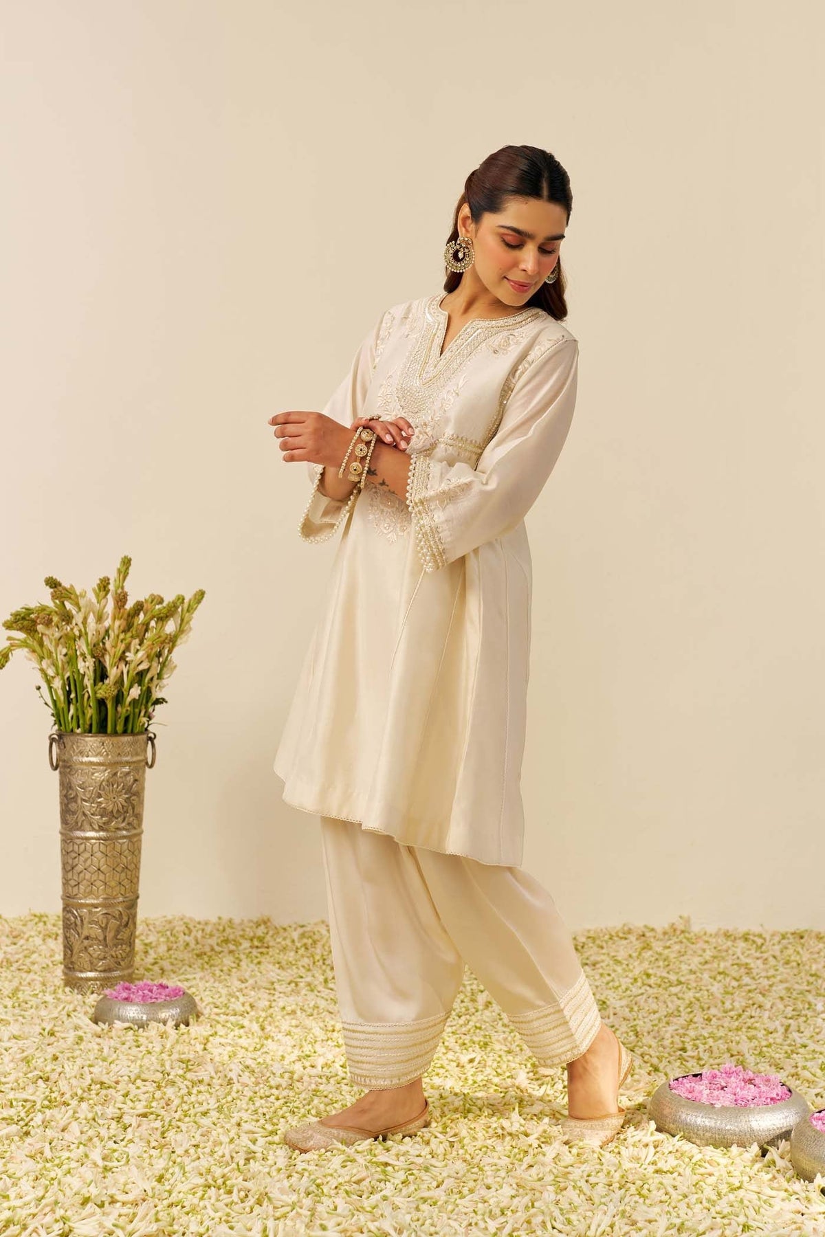 AIZA - Daisy Ivory SHORT CHAUGA WITH SALWAR