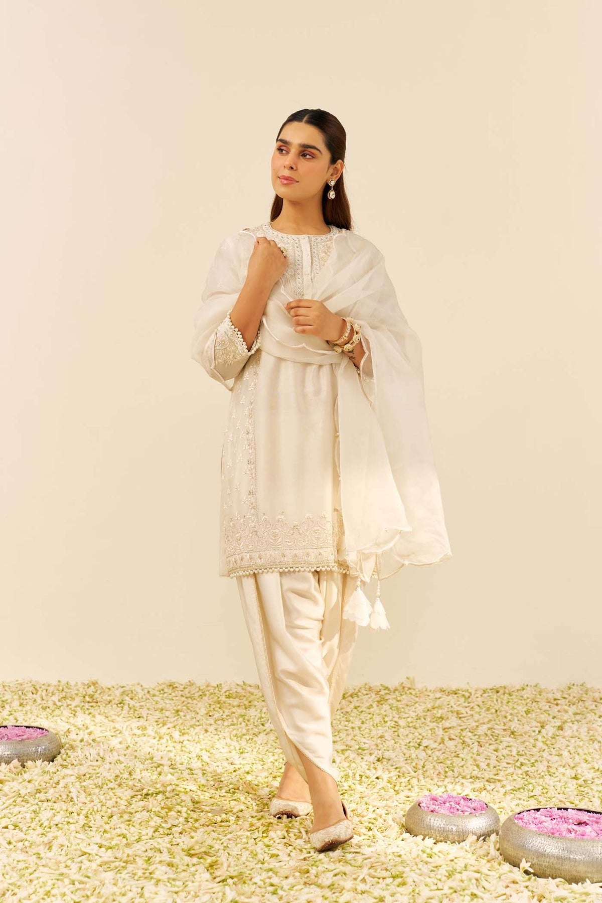 ZAISHA - Daisy Ivory SHORT KURTA WITH DHOTI (LXRTS)